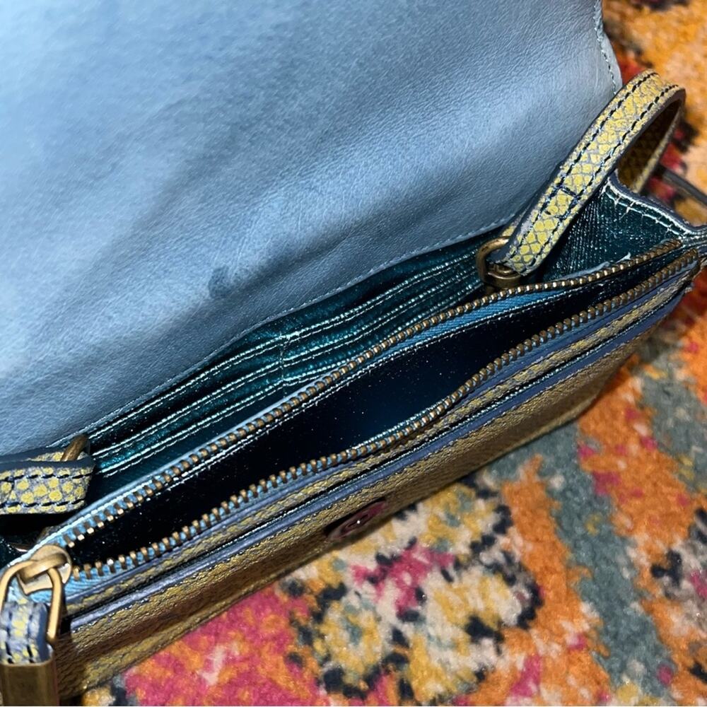 • - Picture 5 of 16